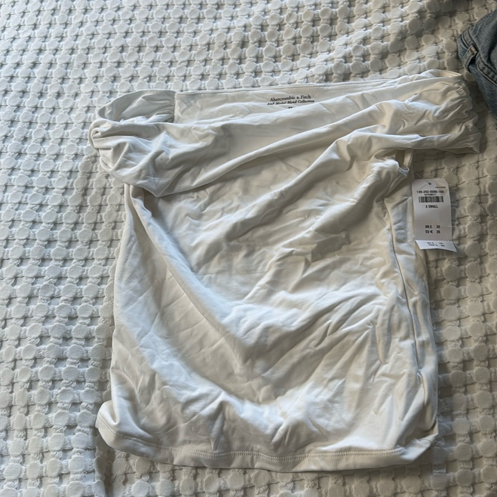 Abercrombie and fitch off the shoulder top